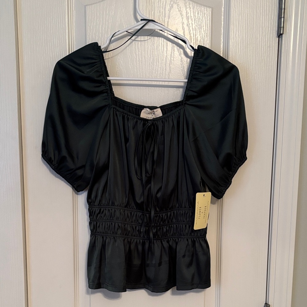 Flower and Feather Dark Green Satin Puff Sleeve Cropped Blouse size Small